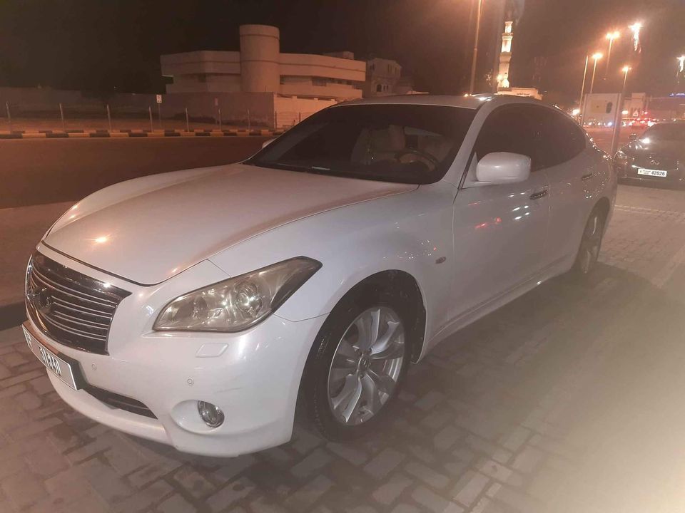 2011 Infiniti M37