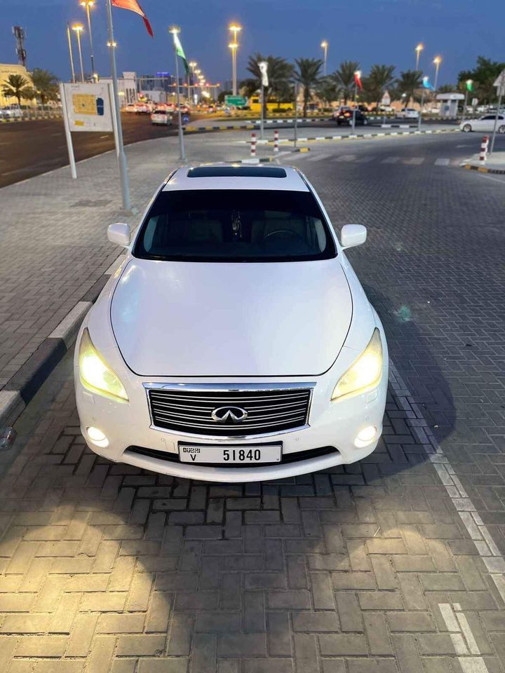 2011 Infiniti M37