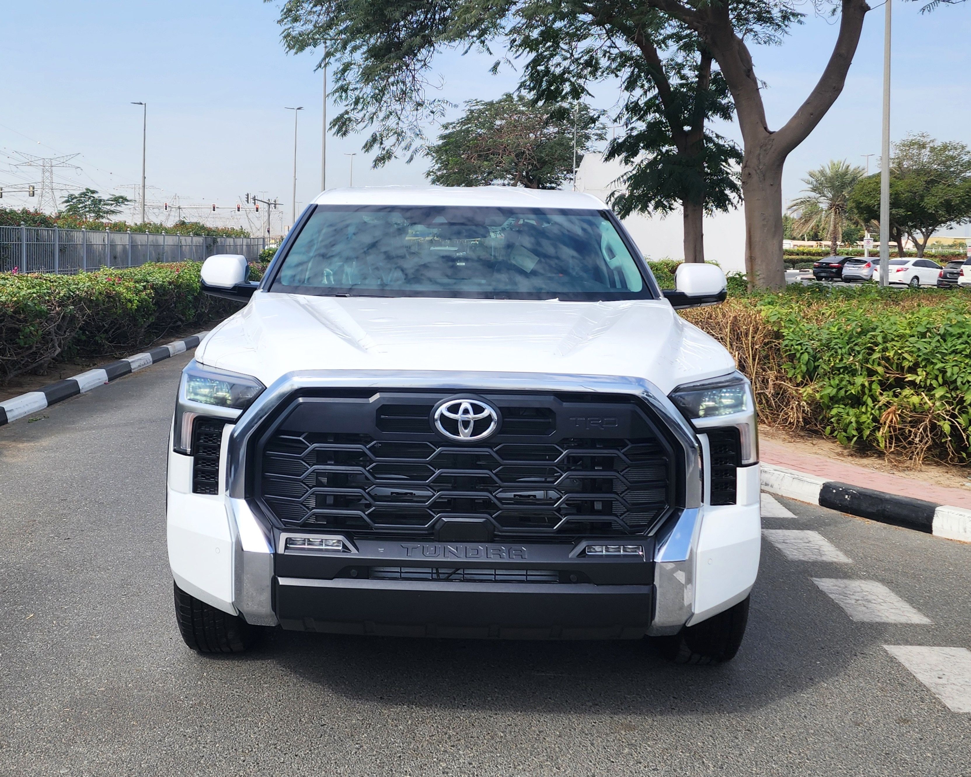 2024 MODEL YEAR TOYOTA TUNDRA CREW MAX SR5 3.5L TT TRD OFF ROAD WHITE COLOR EXTERIOR AUTOMATIC TRANSMISION FOUR WHEEL DRIVE