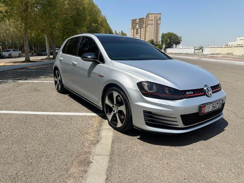 2015 Volkswagen Golf in dubai