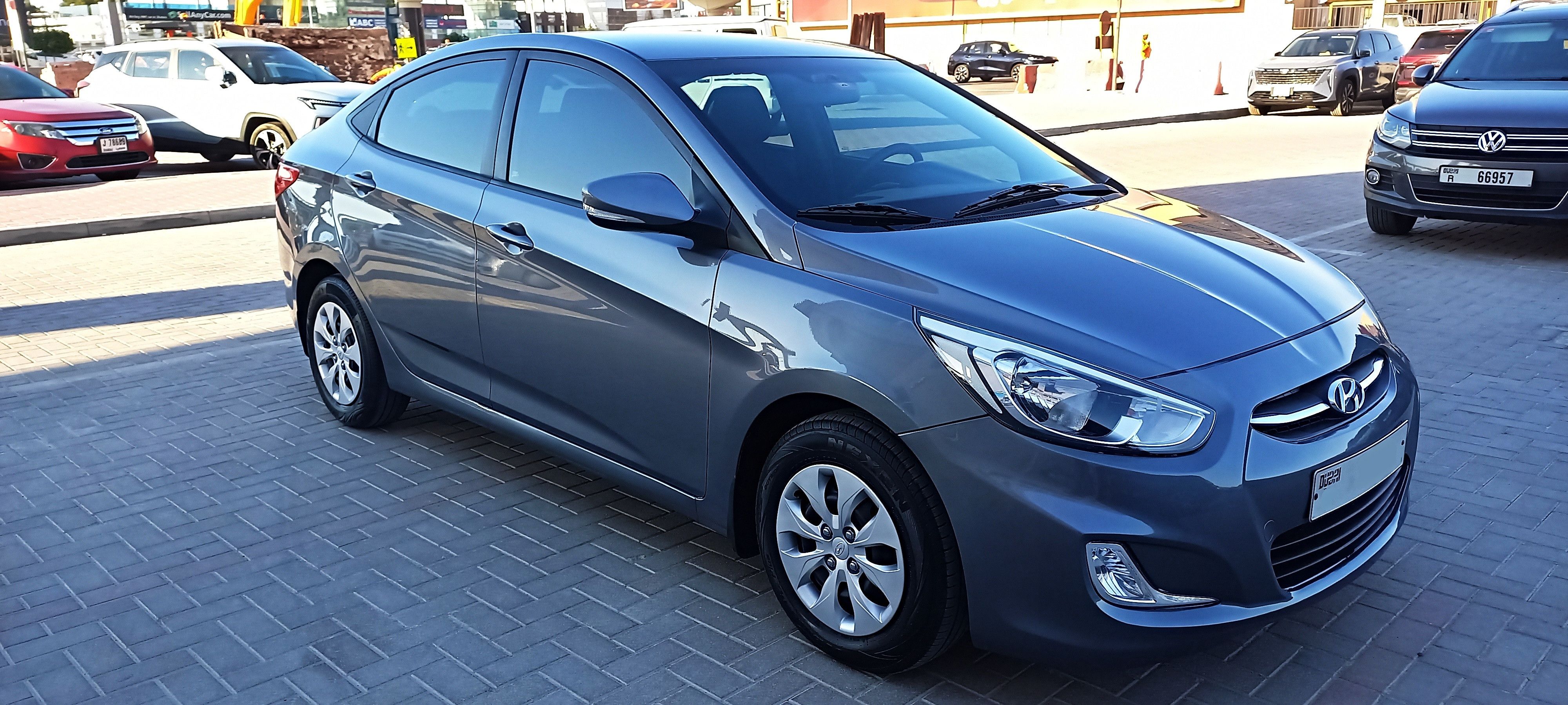 HYUNDAI ACCENT GL 2017 GCC 1.4 (ACCIDENT FREE PERFECT CONDITION)