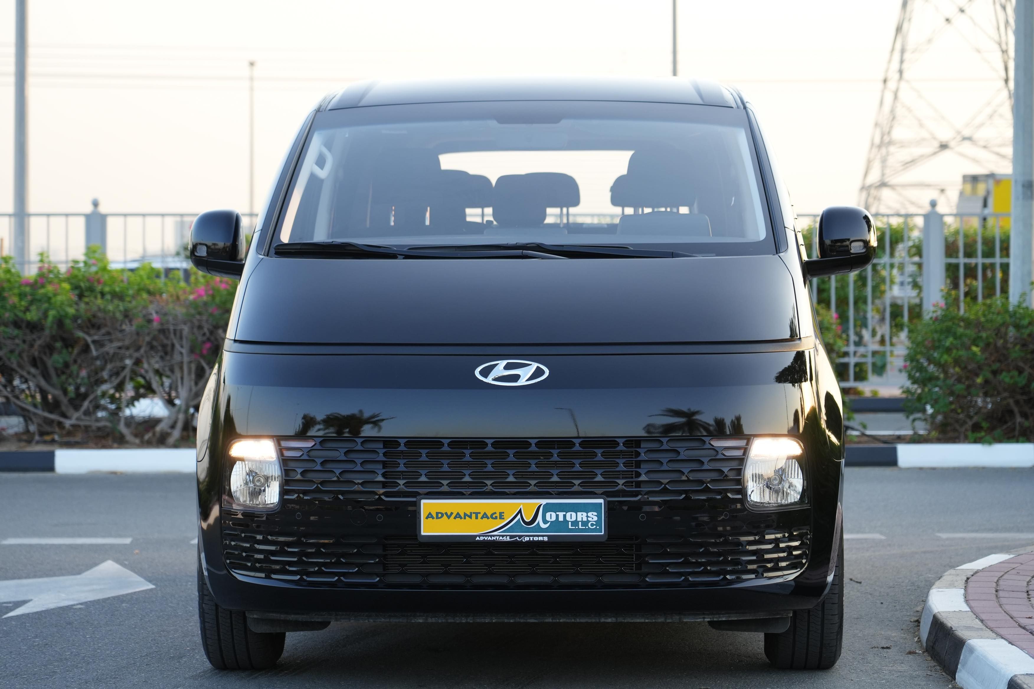 2023 Hyundai Staria in dubai