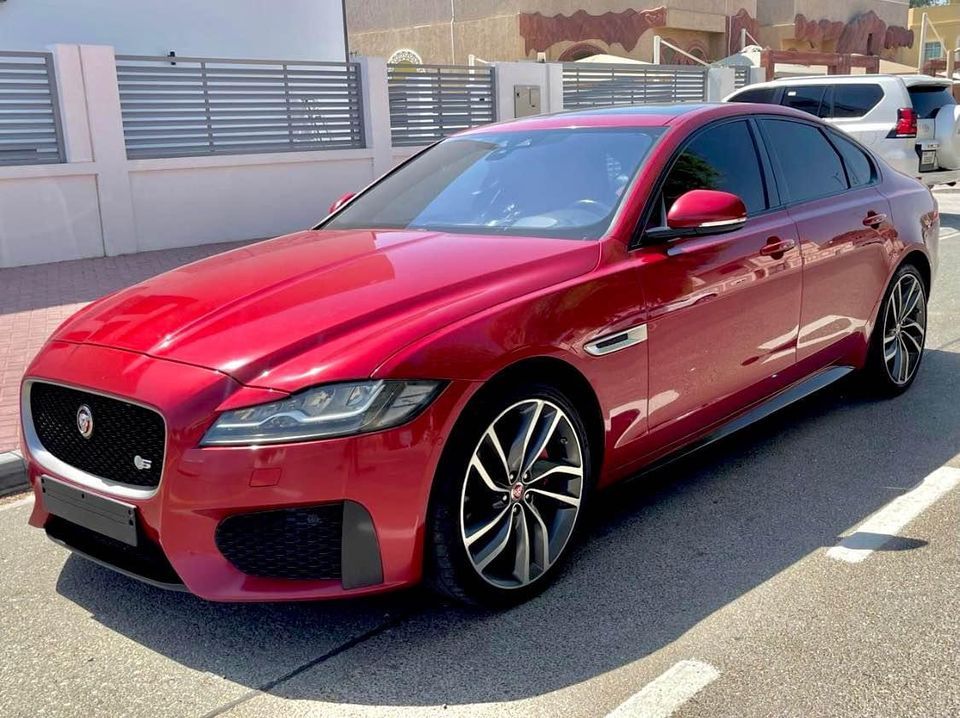 2016 Jaguar XF in dubai