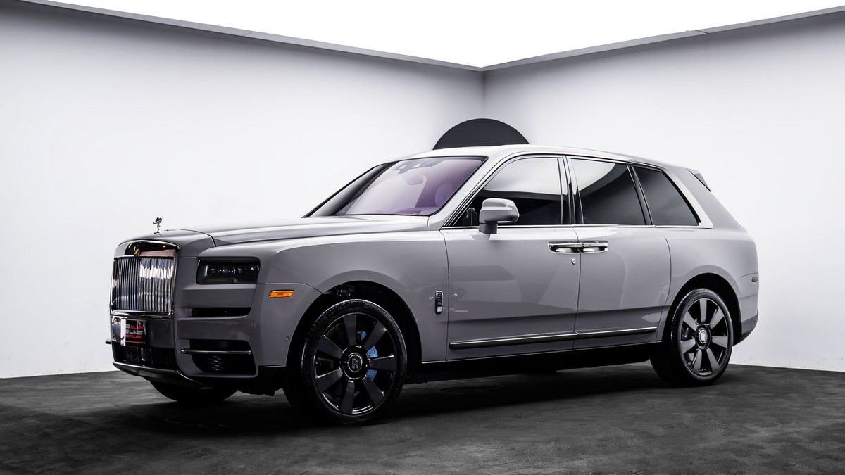 2023 Rolls Royce Cullinan in dubai