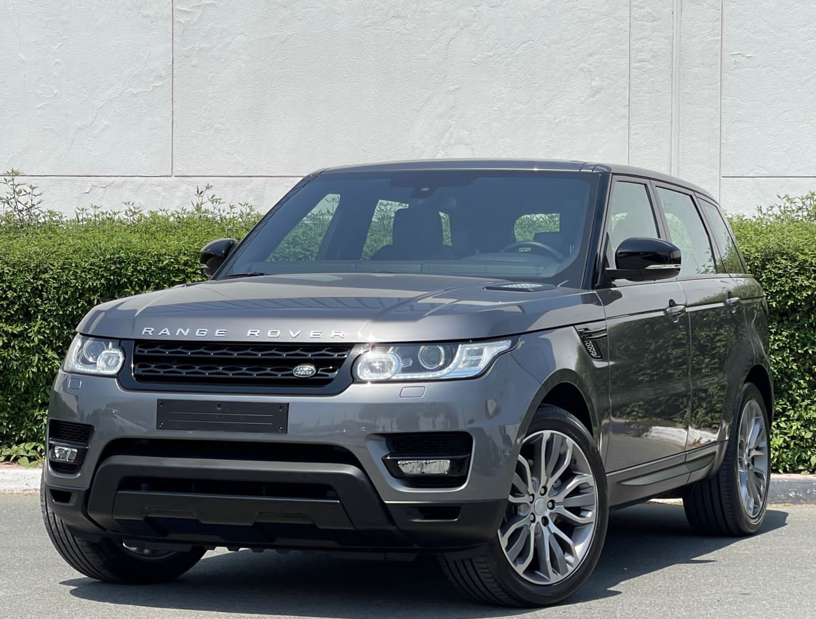 2015 Land Rover Range Rover Sport in dubai