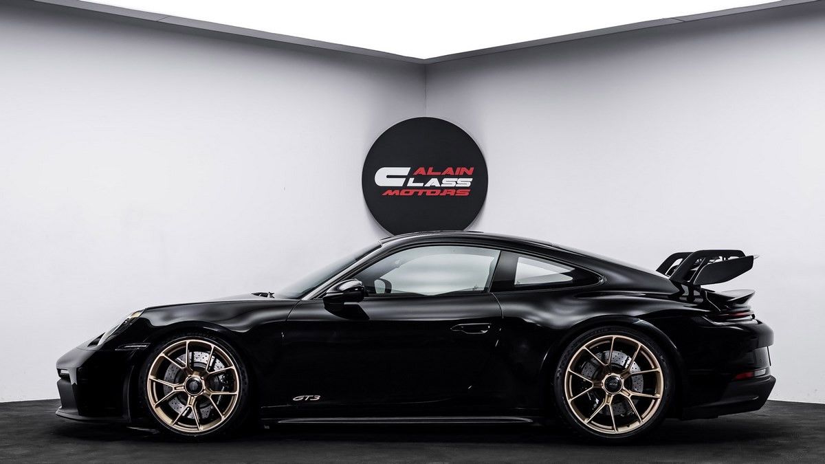 2022 Porsche 911 Carrera