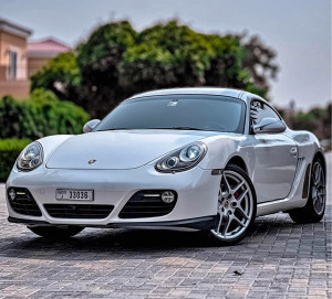 2010 Porsche Cayman in dubai