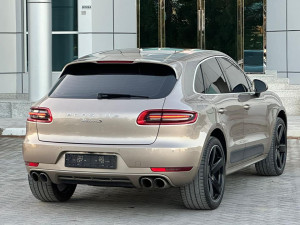 2015 Porsche Macan