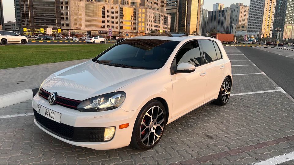 2013 Volkswagen Golf in dubai