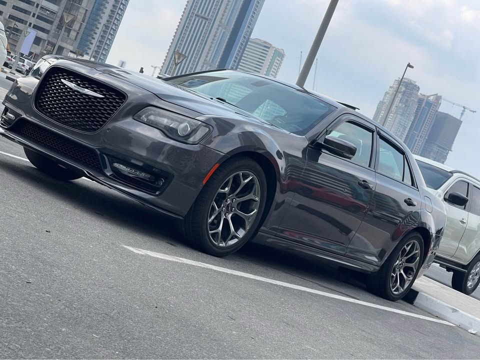 2018 Chrysler 300 in dubai