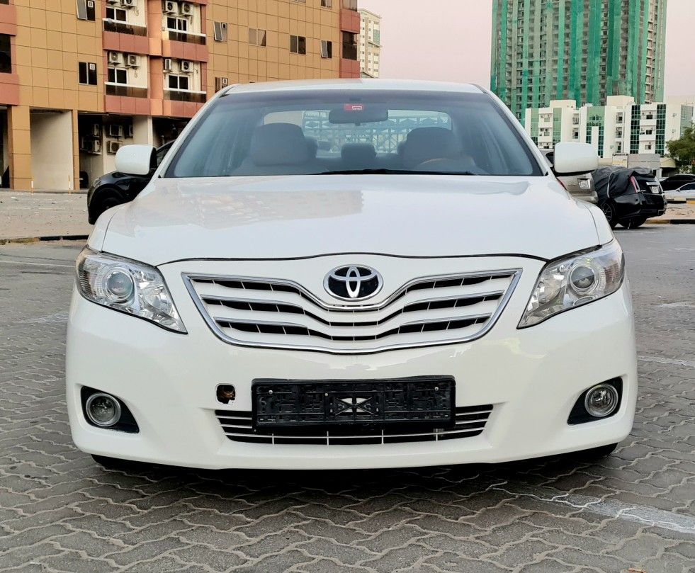 2011 Toyota Camry in dubai