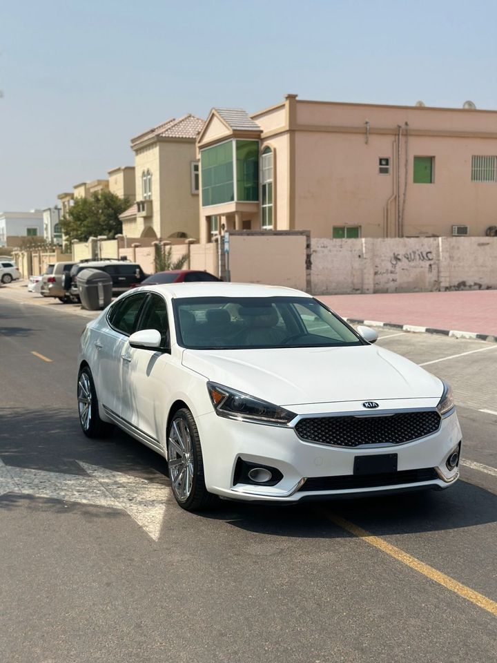 2017 Kia Cadenza