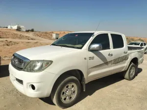 2010 Toyota Hilux in dubai