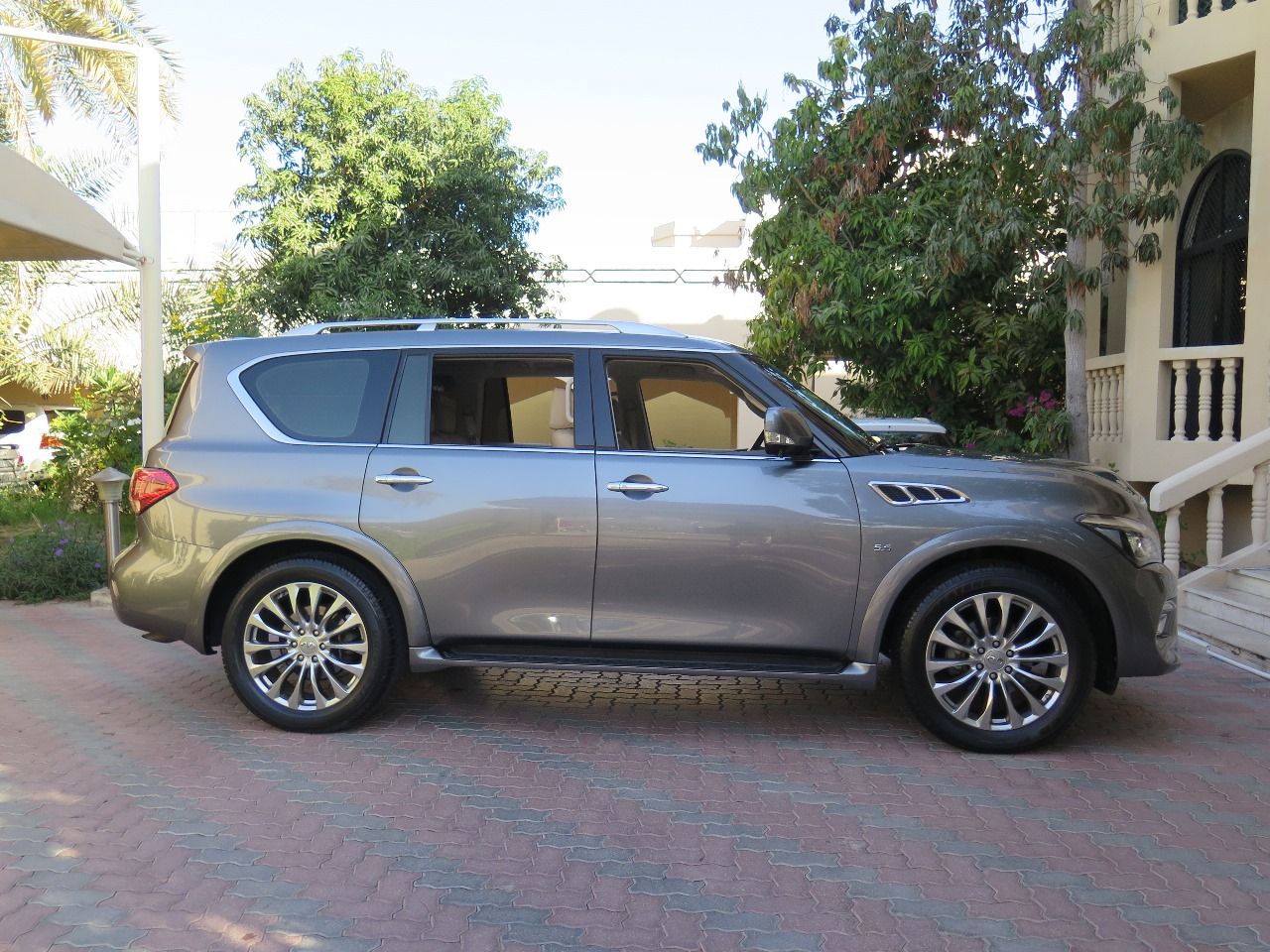 2017 Infiniti QX80