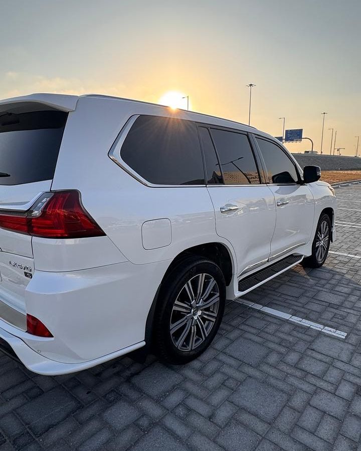 2016 Lexus LX 570