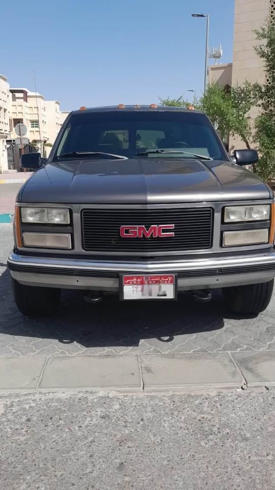 1992 GMC Suburban in dubai