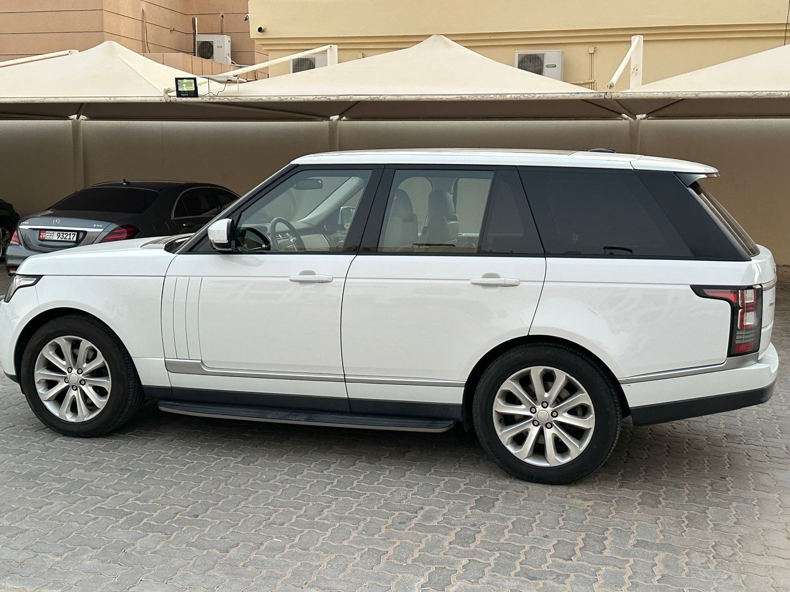 2014 Land Rover Range Rover in dubai