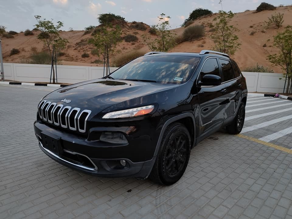 2015 Jeep Cherokee in dubai