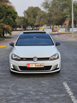 2015 Volkswagen Golf in dubai