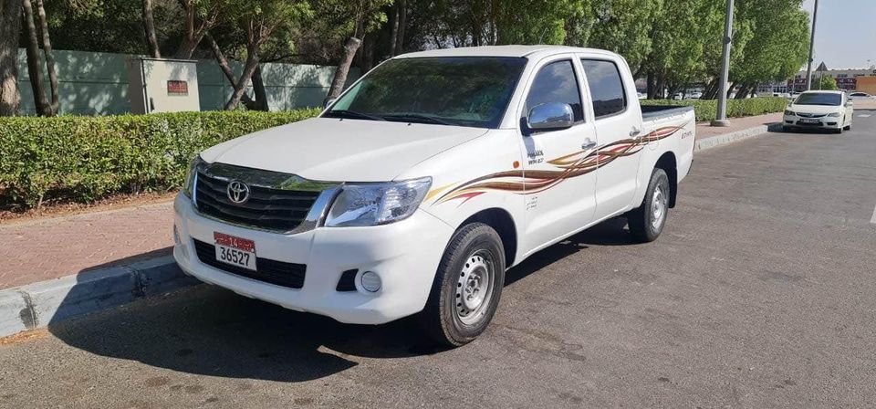 2015 Toyota Hilux in dubai