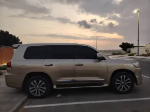 2016 Toyota Land Cruiser