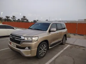 2016 Toyota Land Cruiser