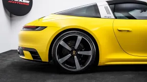 2021 Porsche 911 Carrera