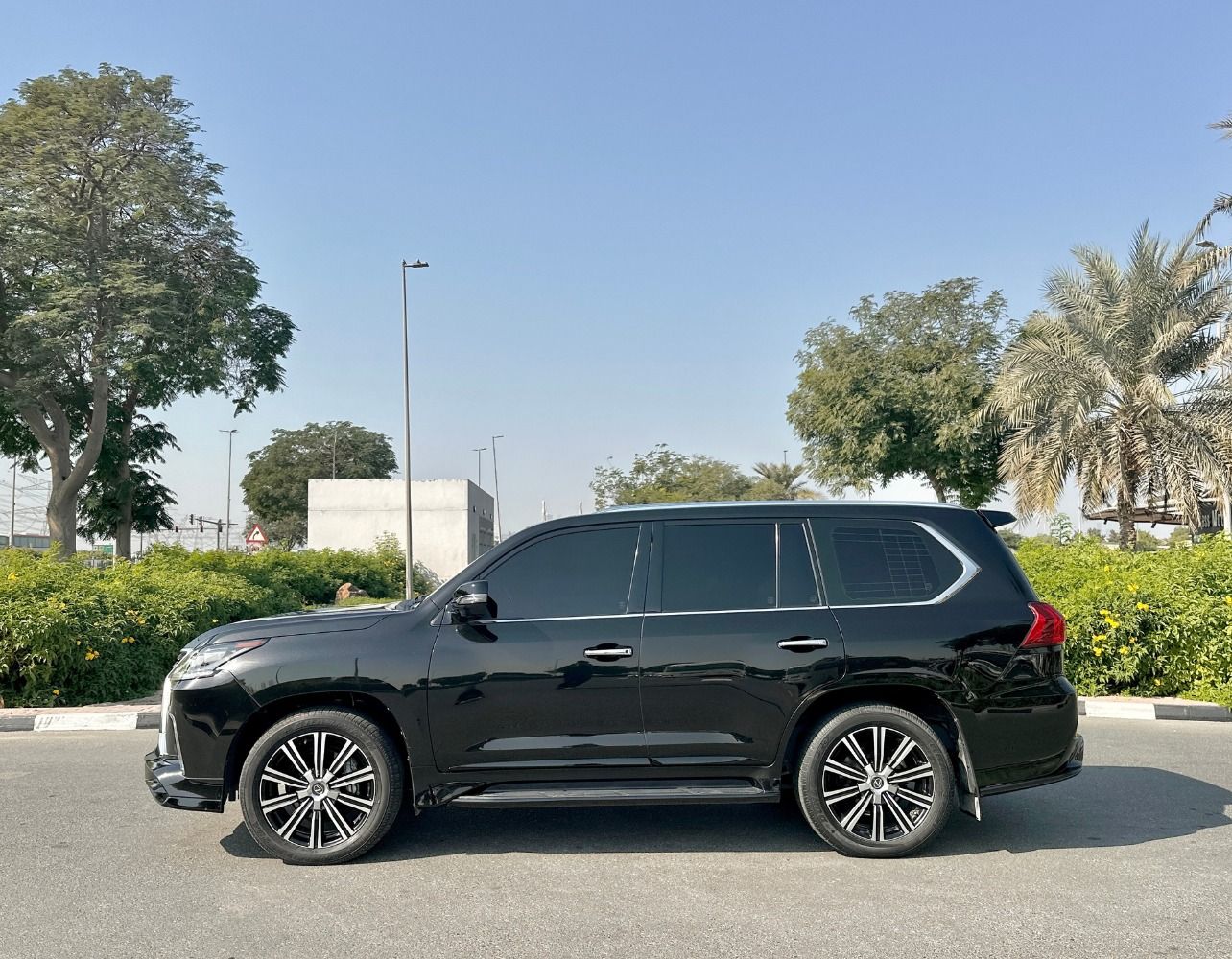 2021 Lexus LX 570