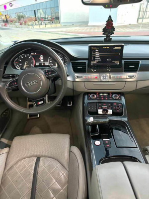 2013 Audi S8