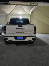 2023 GMC Sierra