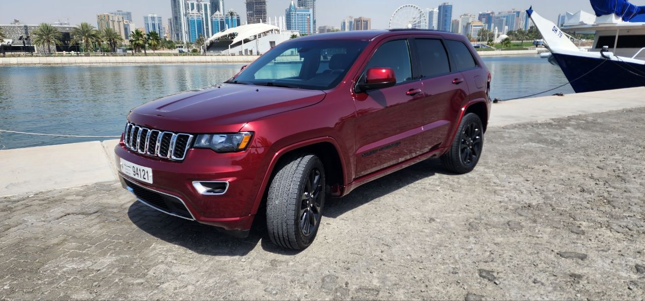 2018 Jeep Grand Cherokee in dubai