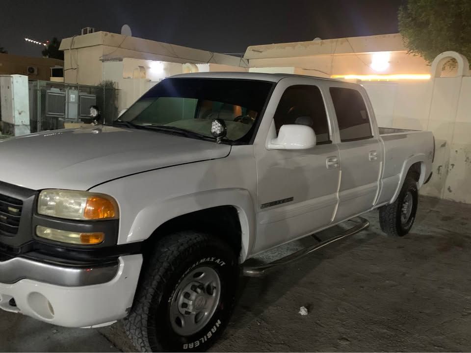 2006 GMC Sierra in dubai