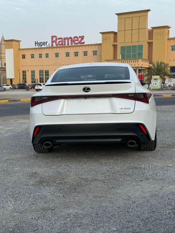 2022 Lexus IS