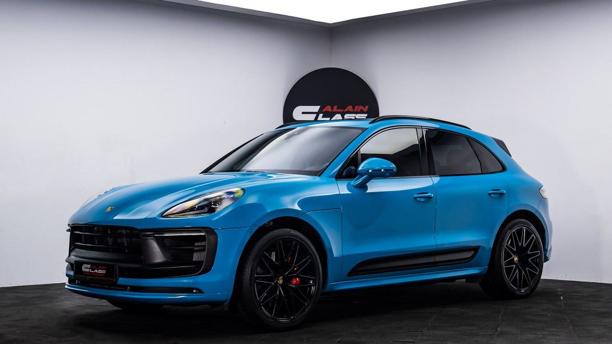 2022 Porsche Macan in dubai