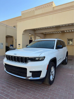 2021 Jeep Grand Cherokee in dubai