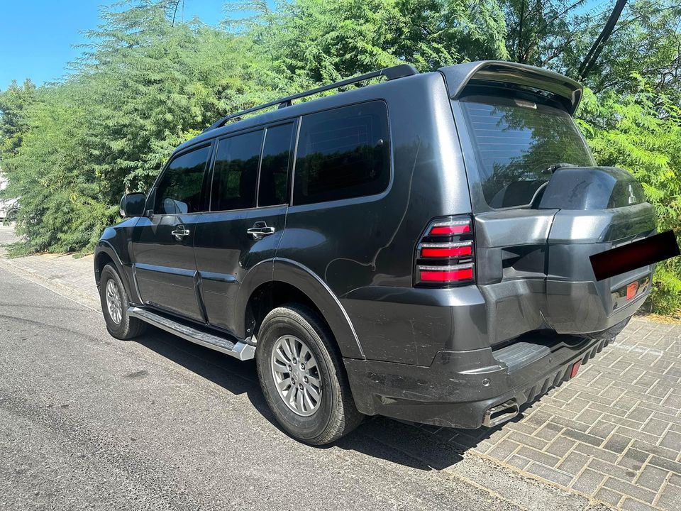 2013 Mitsubishi Pajero