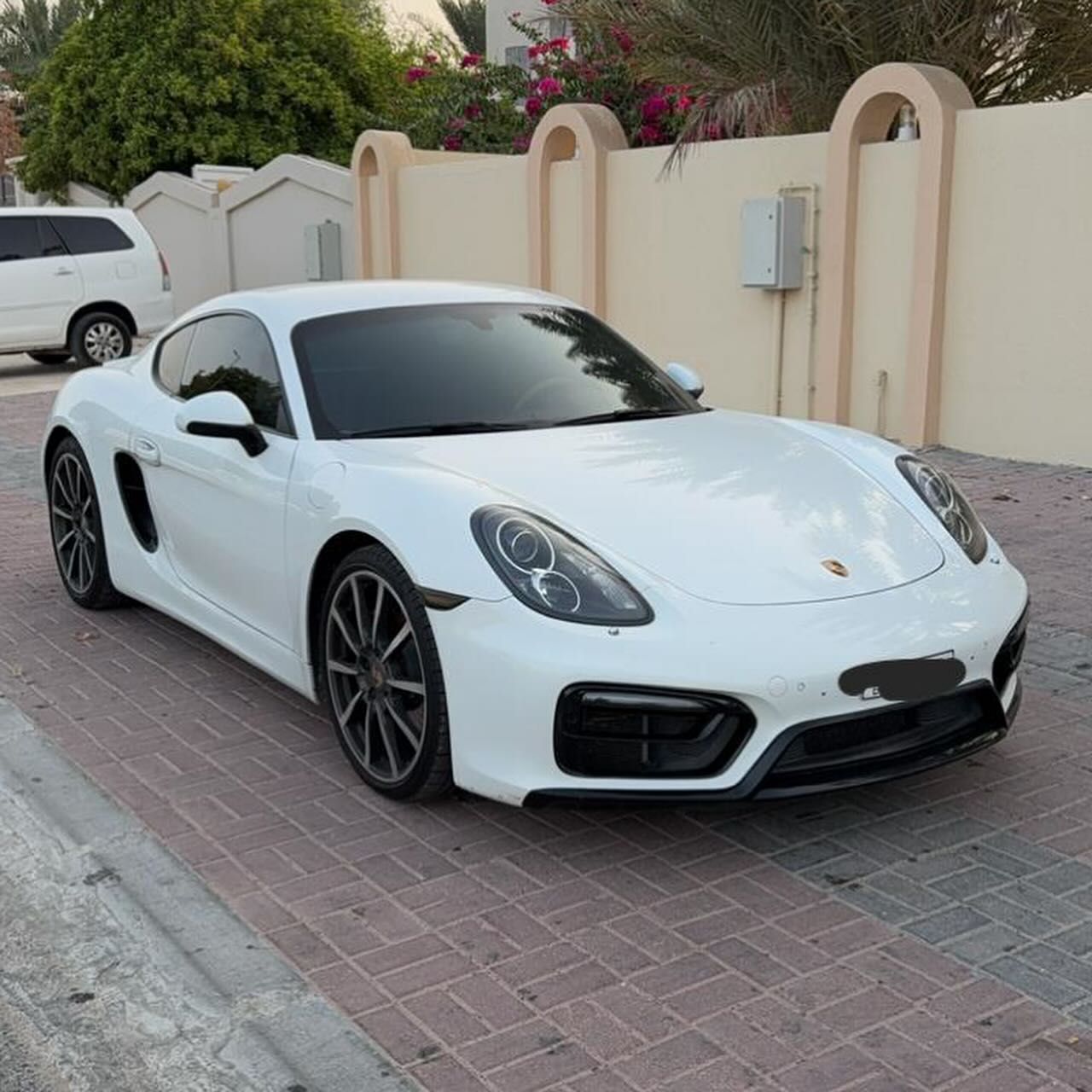 2014 Porsche Cayman in dubai