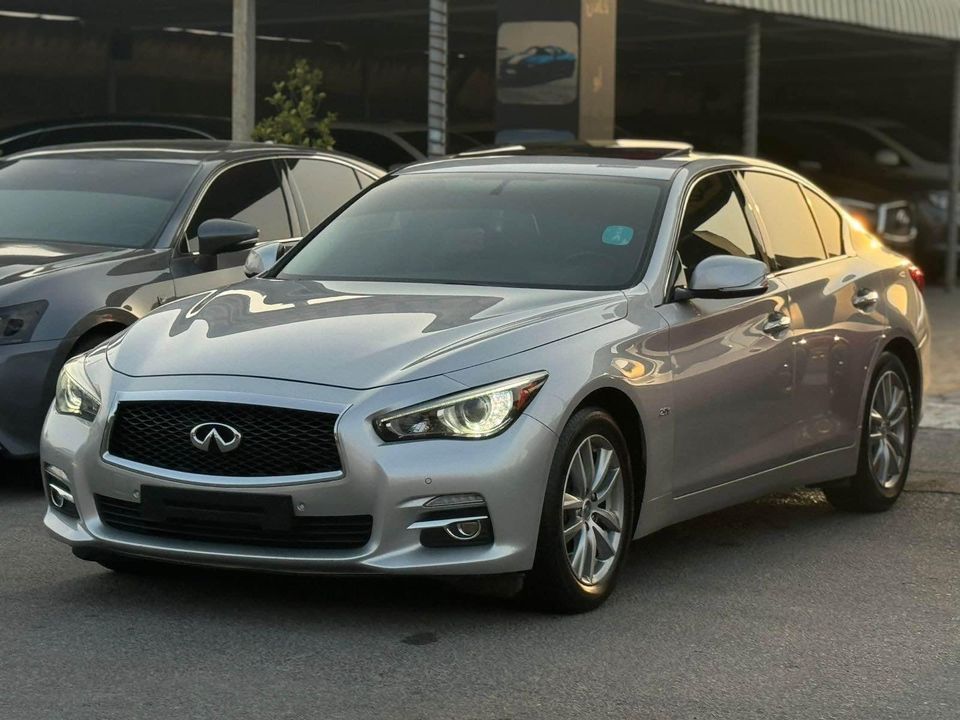 2017 Infiniti Q50 in dubai