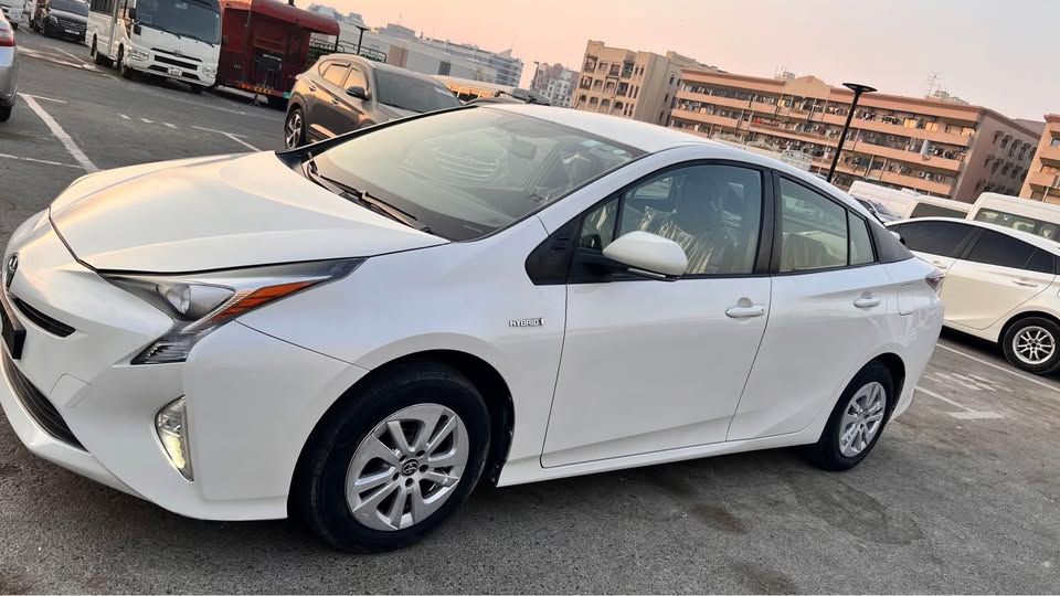 2018 Toyota Prius in dubai