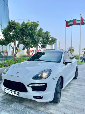 2015 Porsche Cayenne in dubai