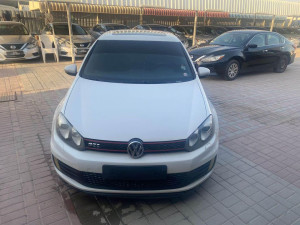 2014 Volkswagen Golf in dubai