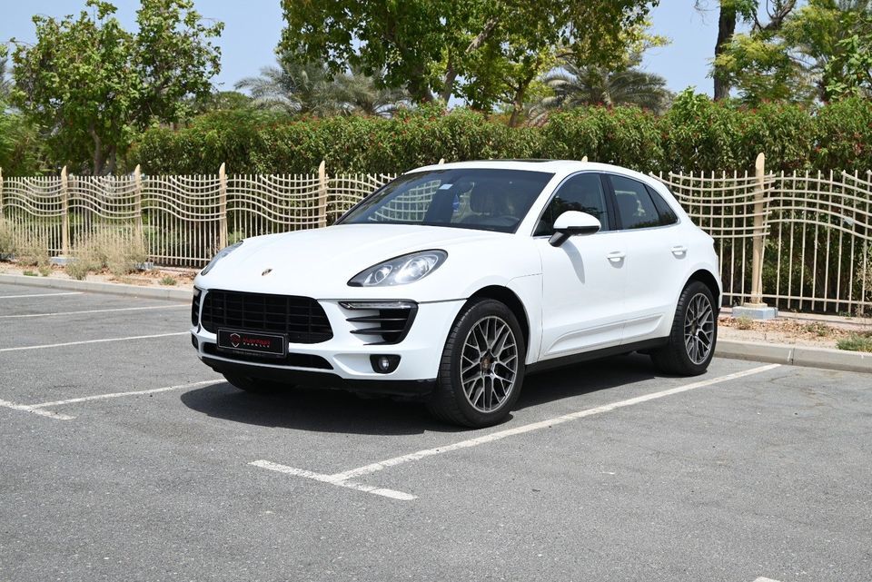 2015 Porsche Macan in dubai