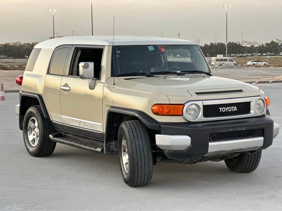 2009 Toyota FJ Cruiser in dubai