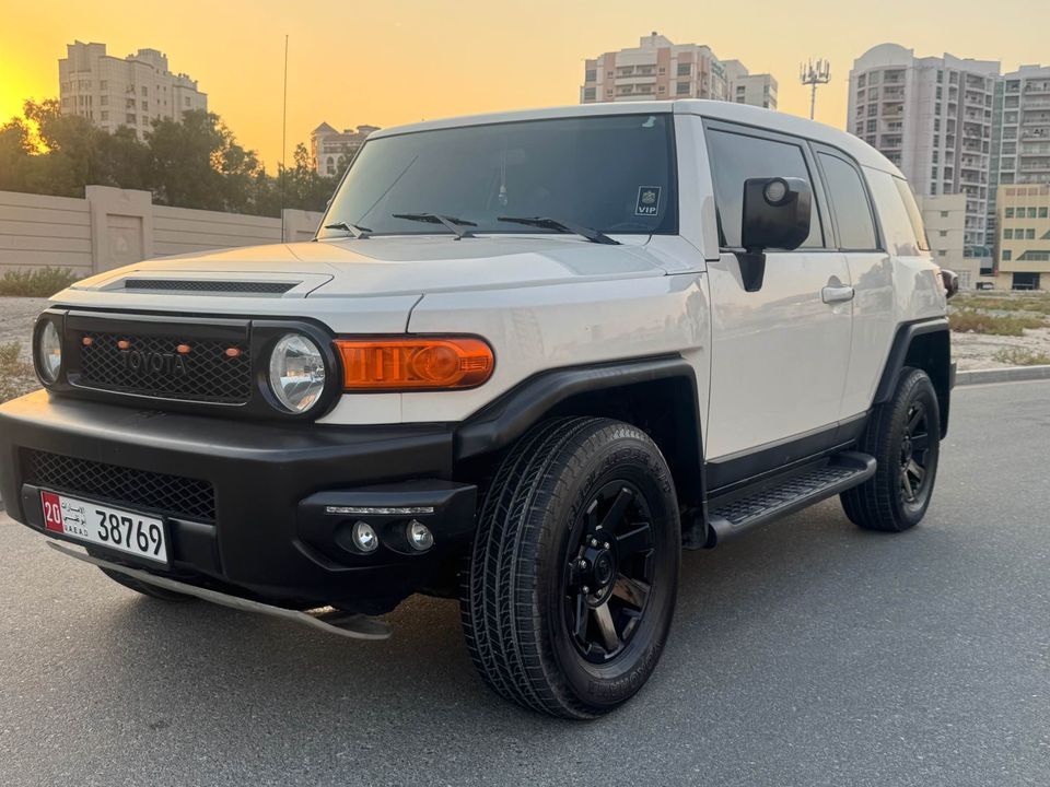 2014 Toyota FJ Cruiser in dubai