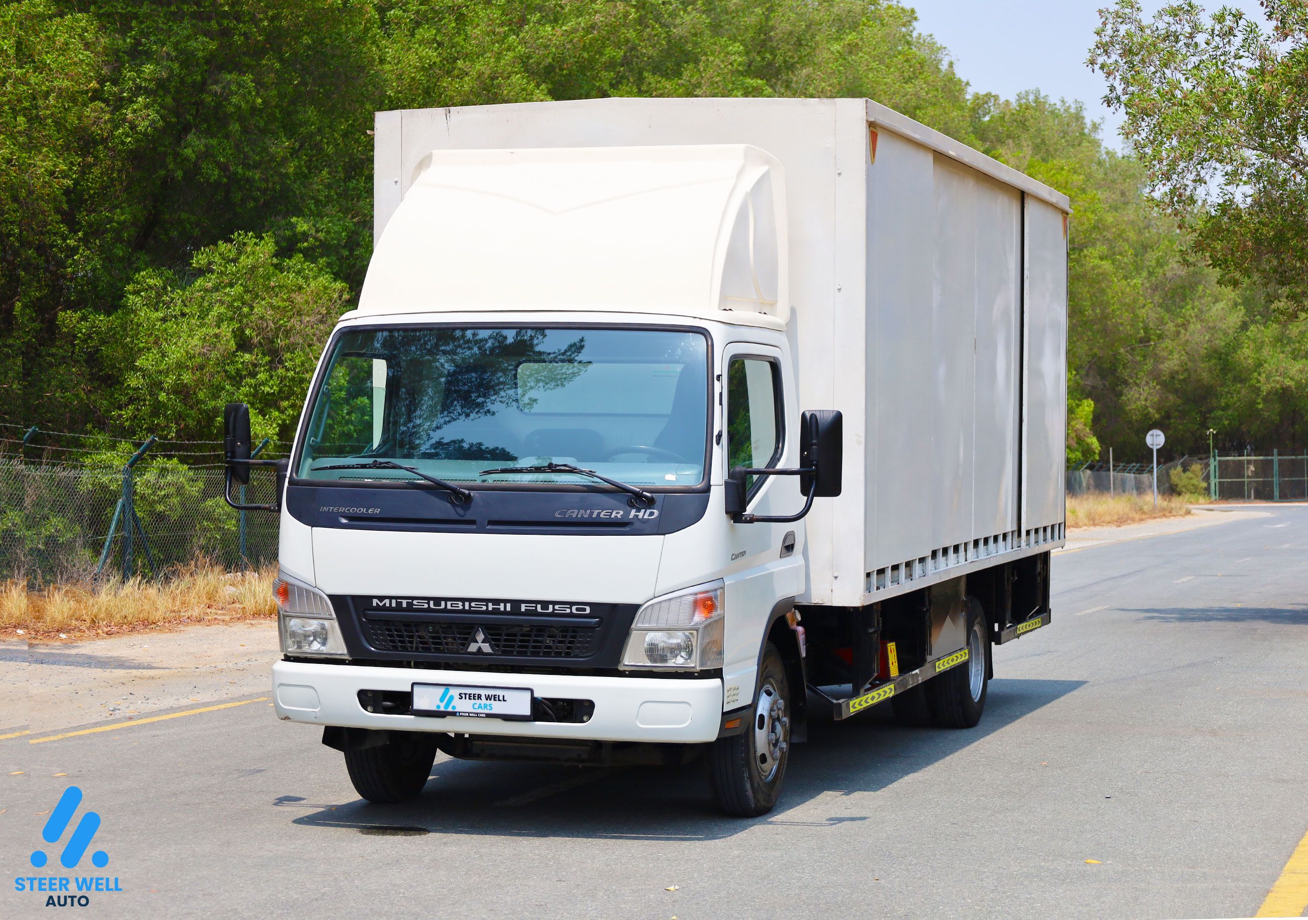 2017 Mitsubishi Canter in dubai