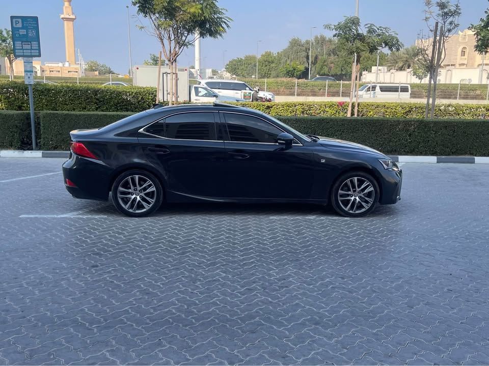 2018 Lexus IS