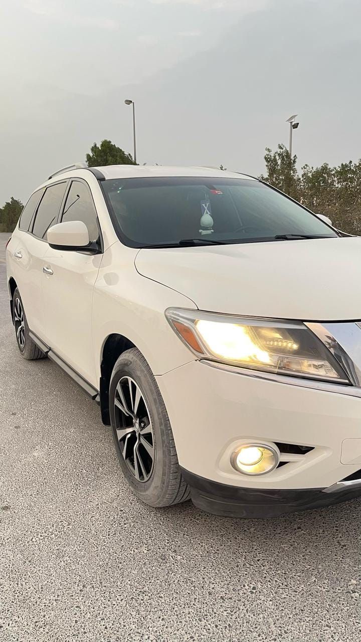 2016 Nissan Pathfinder in dubai