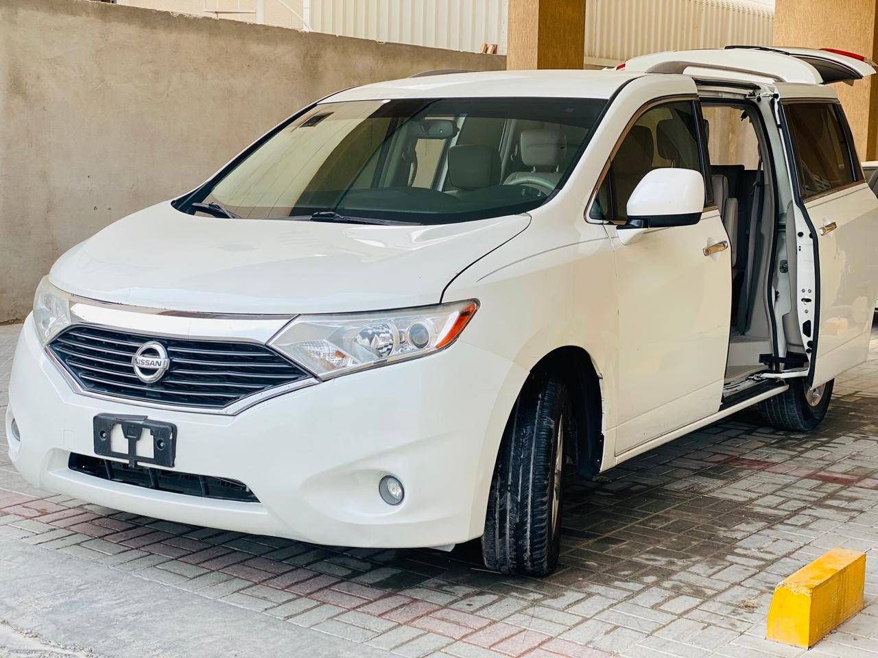 2014 Nissan Quest in dubai