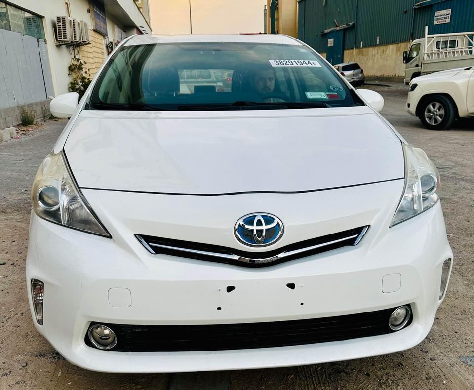 Toyota Prius V Model 2014