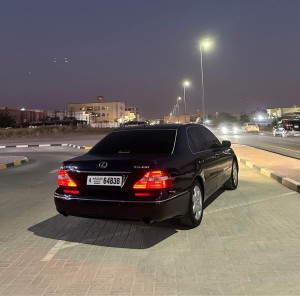 2004 Lexus LS